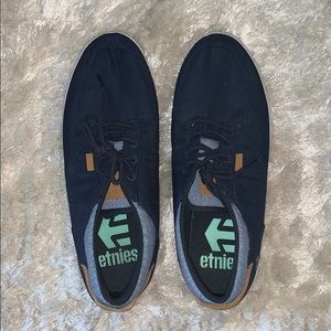Etnies skate shoes